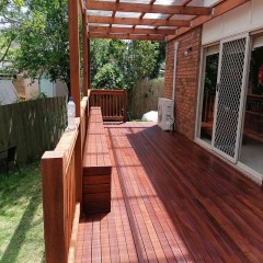 实木凉棚、户外围栏、长凳、实木地板  Solid wood pergola, outdoor fence, bench, solid wood flooring