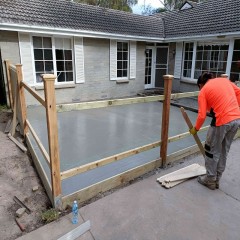 前院混凝土地面   Concrete floor in front yard