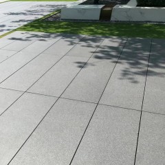 室外地砖铺设  Outdoor floor tile laying