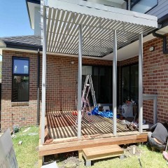 户外凉棚带围栏 Outdoor pergola with fence