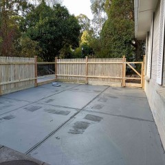 前院混凝土地面   Concrete floor in front yard