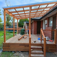 透明顶凉棚带楼梯  Clear top pergola with stairs