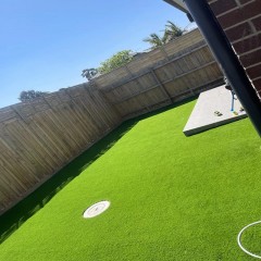 后院人工草铺设 Backyard artificial grass laying