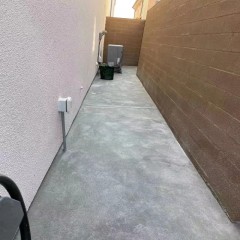 后院水泥地面  Backyard concrete floor