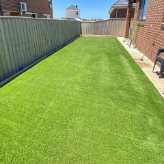 后院人工草坪 Backyard artificial lawn