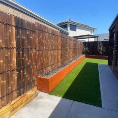 墨尔本庭院改造免打理人工草坪 Melbourne yard makeover with no-take care artificial lawn