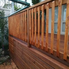 墨尔本露台定制实木围栏 MelbourneCustomized solid wood fence for terrace