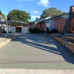 墨尔本车道水泥 庭院水洗石地面铺设效果  Melbourne driveway cement patio washed stone flooring effect